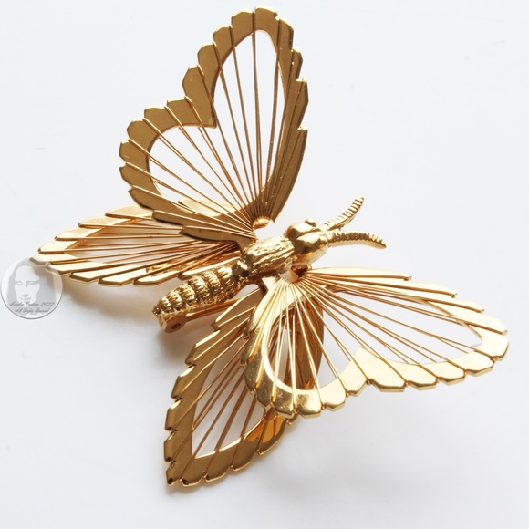 Vintage Butterfly Brooch Pin Gold Metal Figural Dimensional by Monet 1980s - Picture 4 of 10